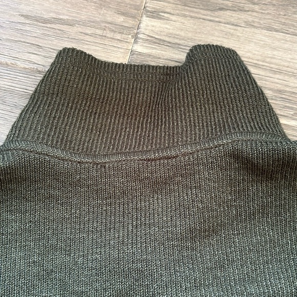 She + Sky | Dark Green Ribbed Oversized Sweater Size Medium - Picture 10 of 10